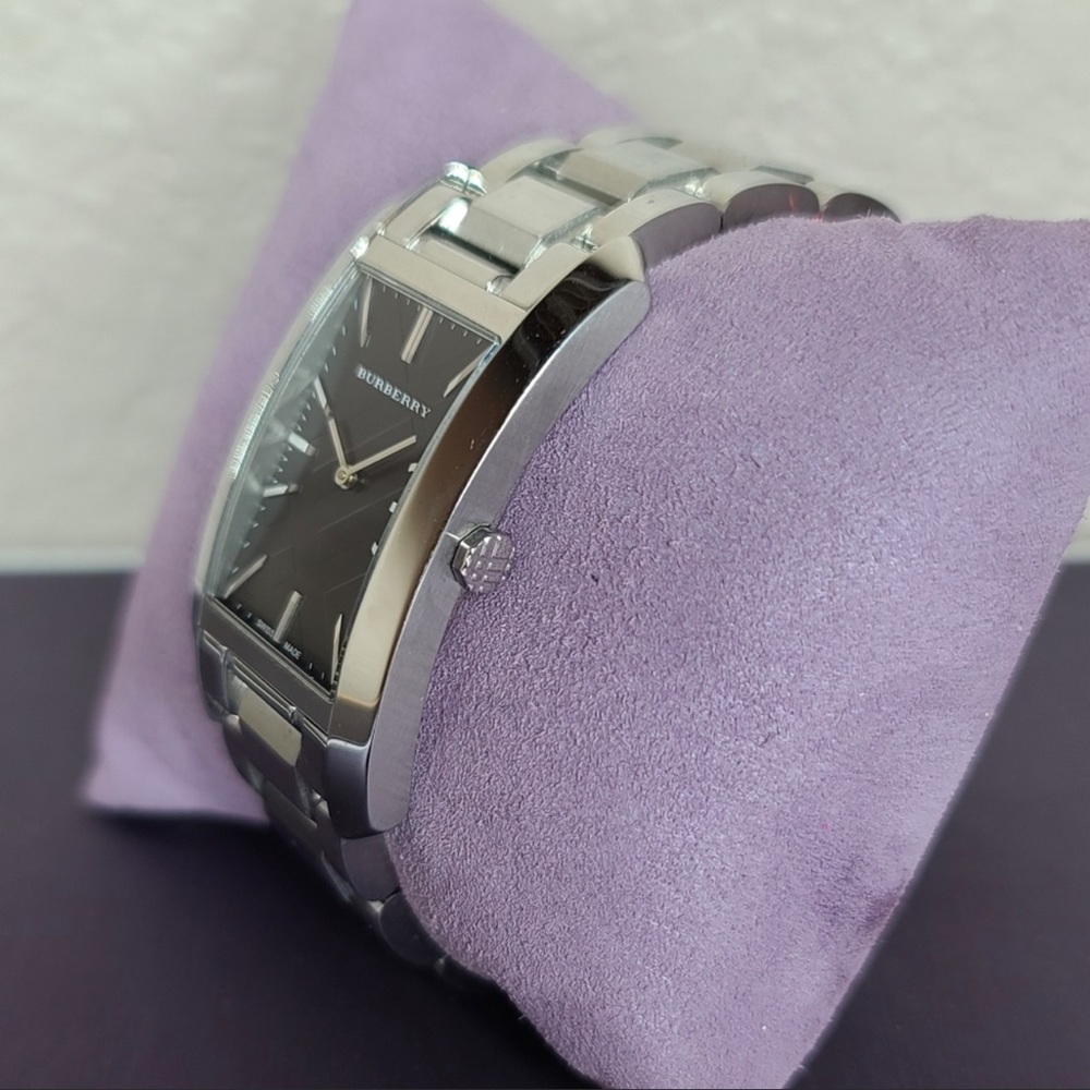 Beautiful Burberry Watch. BU9401 Stainless steel.